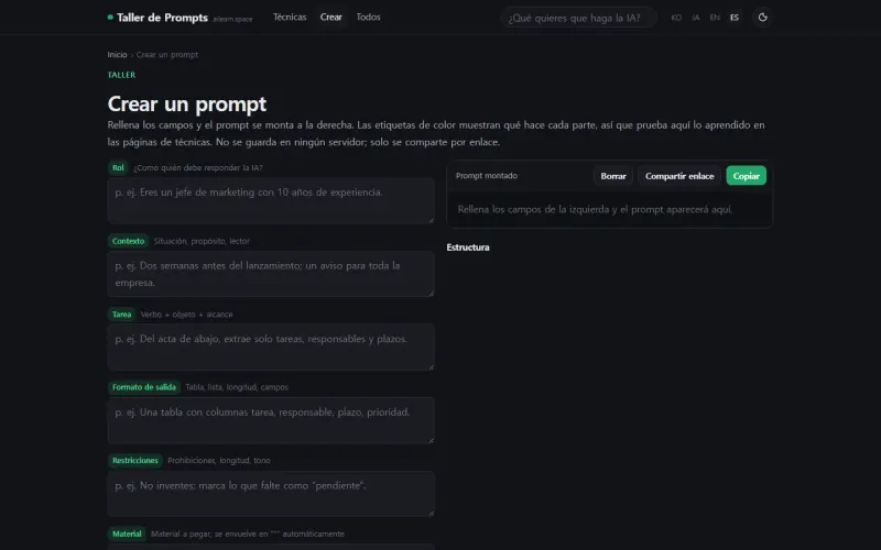 El constructor de prompts: casillas de rol, contexto, tarea, formato y restricción a la izquierda; el prompt montado aparece a la derecha.